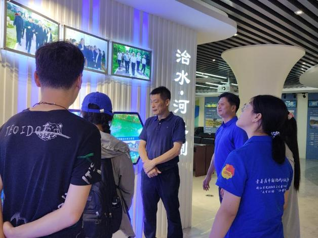 实践队了解水生态治理情况