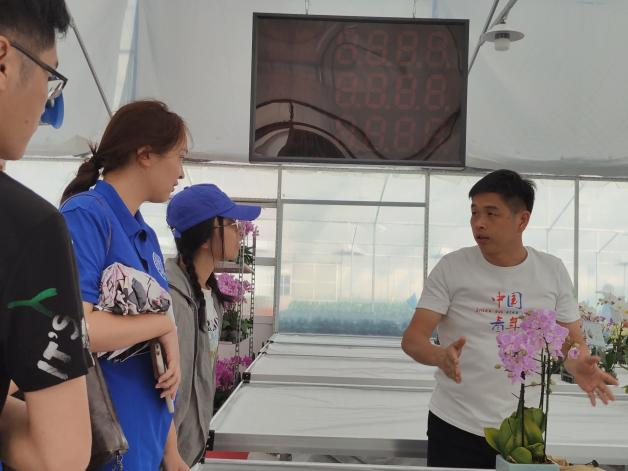 实践队探访海峡两岸花卉产业园